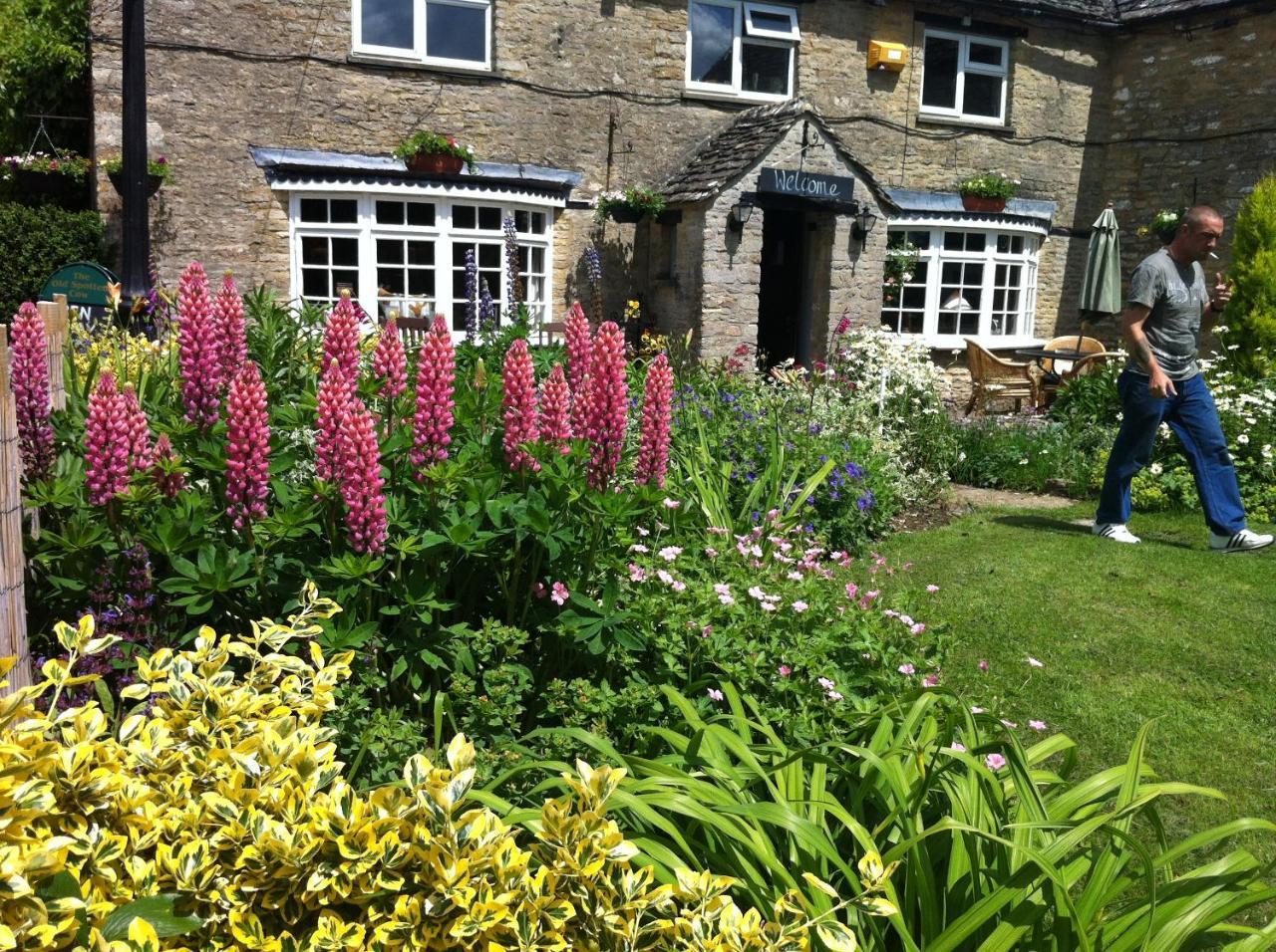 The Old Spotted Cow Bed & Breakfast Marston Meysey Екстериор снимка